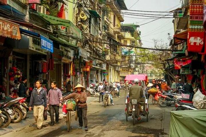 Tỏa Sáng Trên Mạng Xã Hội: Chuyên Gia Trang Điểm & Hotspot Matrix
